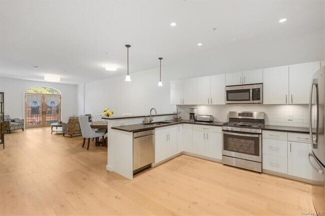 249 Main St Unit 206  