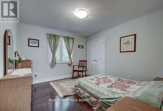 Photo - 90 Grandview Ave