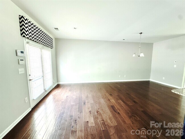 Photo - 1935 Fleetwood Dr