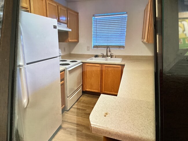 Building Photo - 2986 Juniper Hills Blvd Unit 202