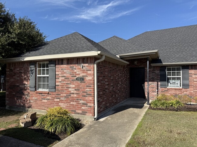 Photo - 2728 Ryan Rd