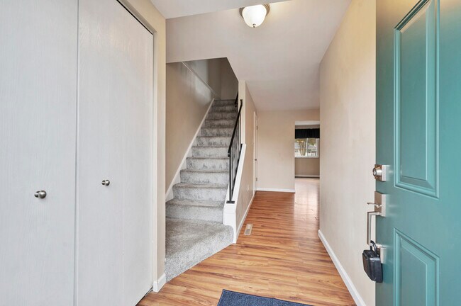 Photo - 131 Bellwood Ct