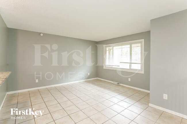 Photo - 5013 NW Woody Creek Ln