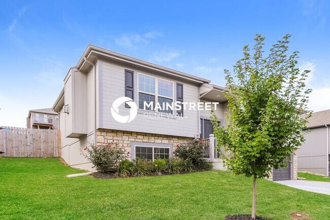 Photo - 4 Bedroom Pet-Friendly Home in Grain Valley, MO with Main Street Renewal