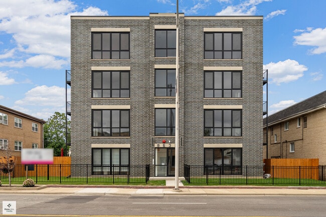 Photo - 8631 Grand Ave