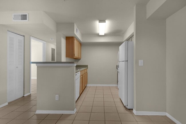 Photo - Spacious 2B/2B Unfurnished Condo near Beac... Unit 306
