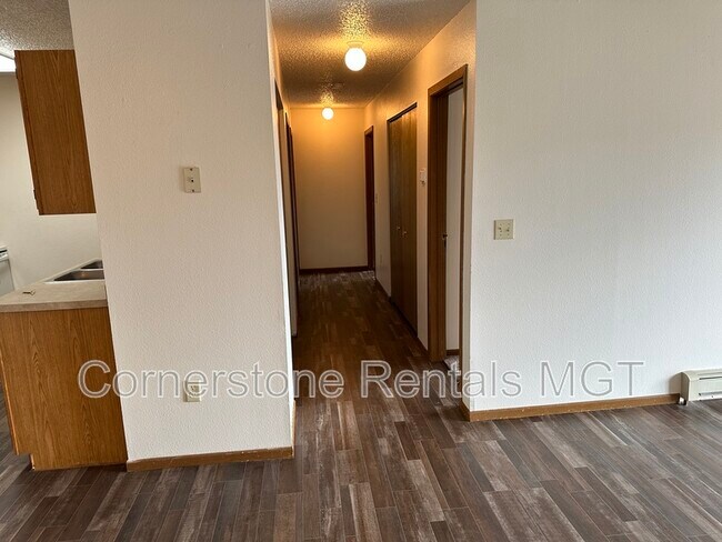 Photo - 1401 12th St E