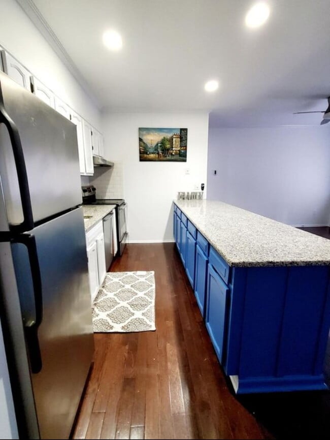 Building Photo - 15 Victory St Unit APT 1