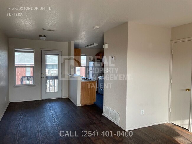 Photo - 5712 Redstone Dr Unidad D