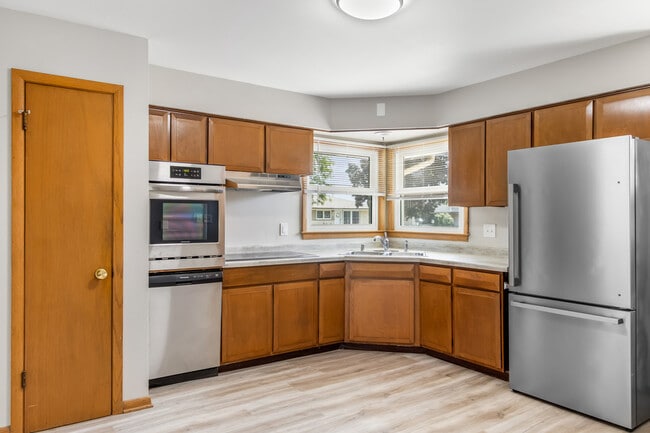Photo - W148N8117 University Dr