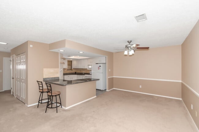 Photo - 2106 Palmyra Dr