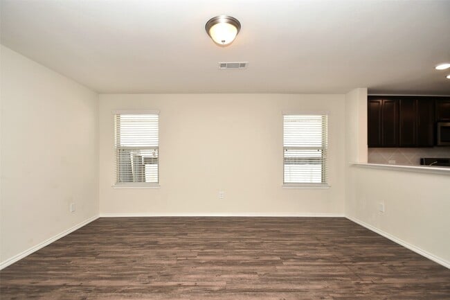 Building Photo - 5010 Brewcastle Ln Rental