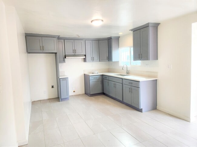 Photo - 1241 E 80th St