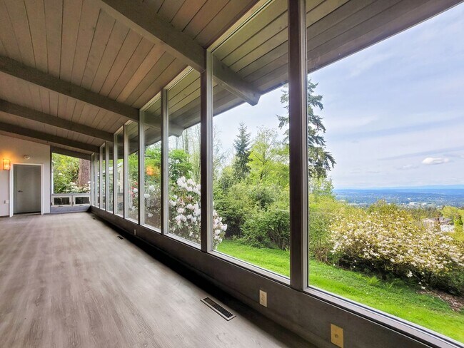 Photo - Vintage architectural home looking over Se...