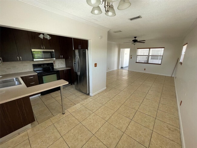 Photo - 2420 Johnson St Unidad 302