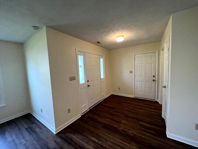 Photo - 2154 Skyview Dr