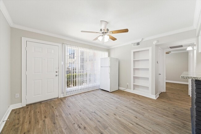 Photo - 201 Emerson St Unit 2