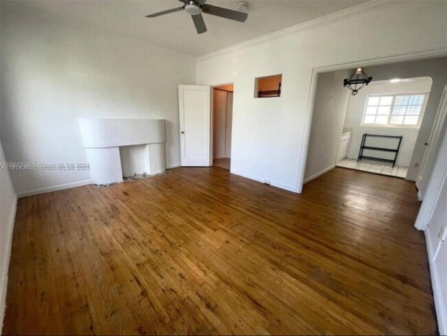 Photo - 1619 Meridian Ave Unit 11