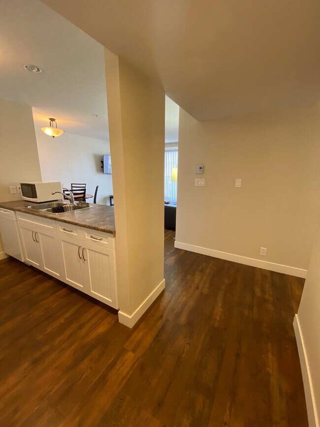 11004-11102 102 Ave