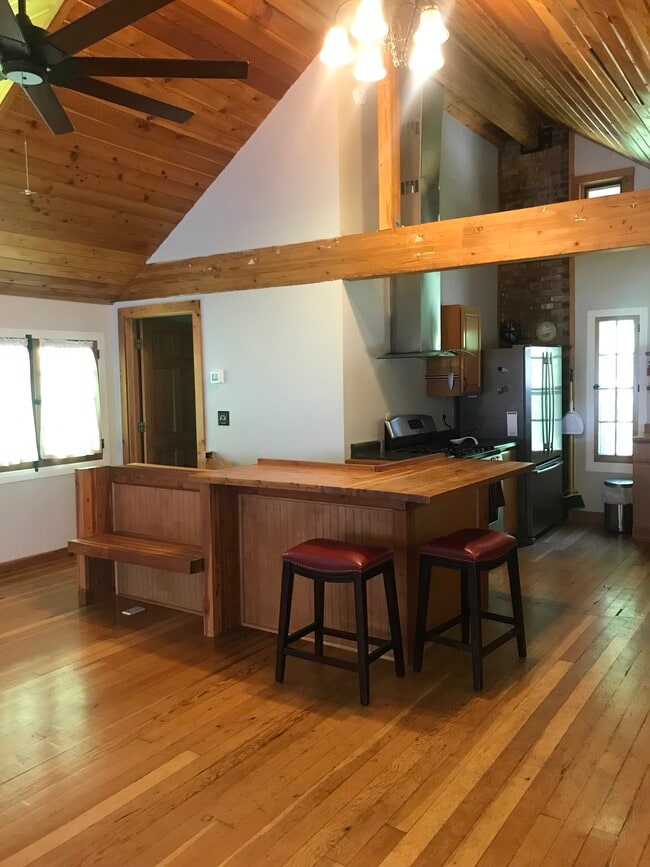 Photo - 1506 Emerald Dr Unit Studio Apartment w garage