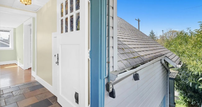 Photo - 6212 12th Ave NE Unidad T10-UF-LAT6212_2