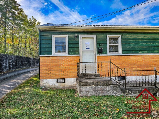 Building Photo - 417 S Cedar Ave Unit -- Rental