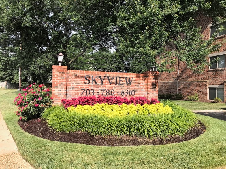 Entrance Sign