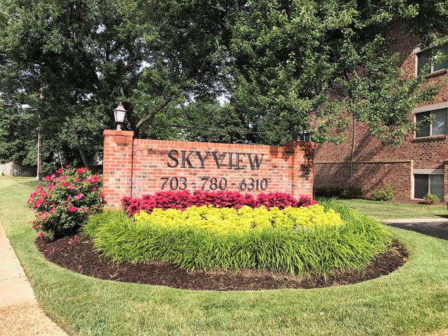 Skyview Apartments - Skyview Apartments