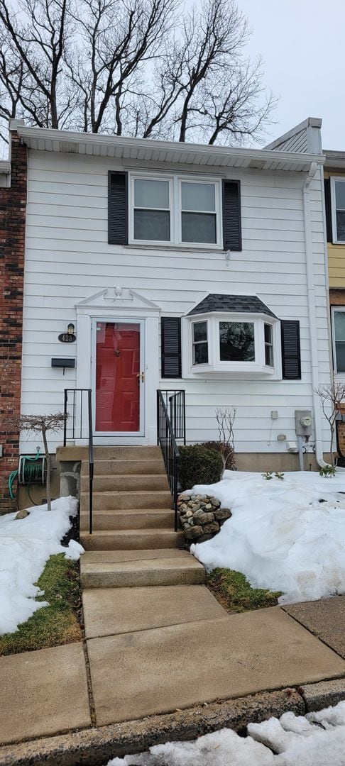 Building Photo - Modern Townhome - Bensalem