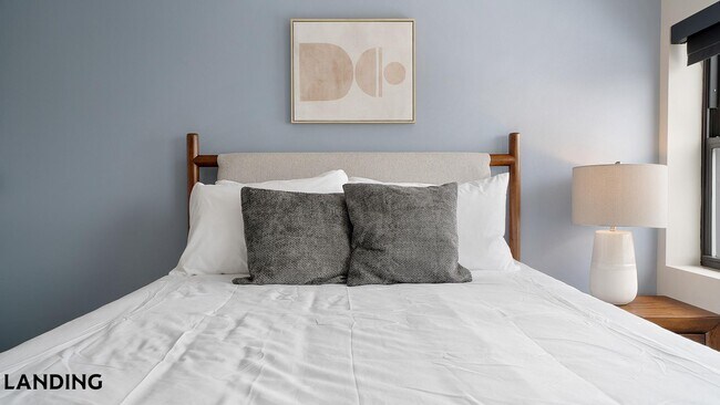 Photo - 1922 W Ogden Ave Unidad 709