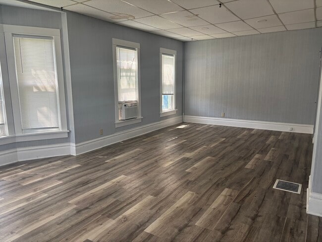 Building Photo - 1707 Jefferson St Unit 1707 Jefferson St - Lower Rental