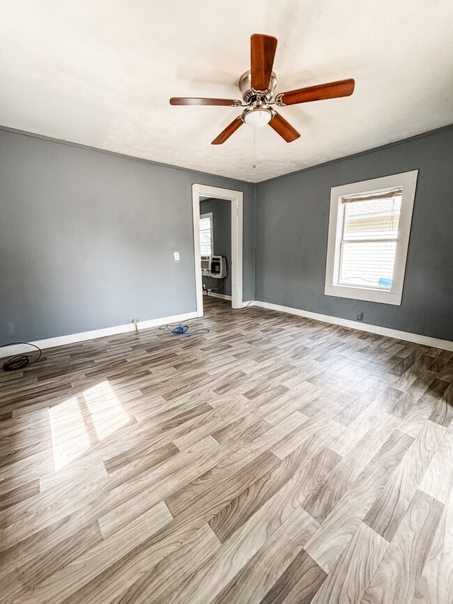 Photo - 203 Haywood St