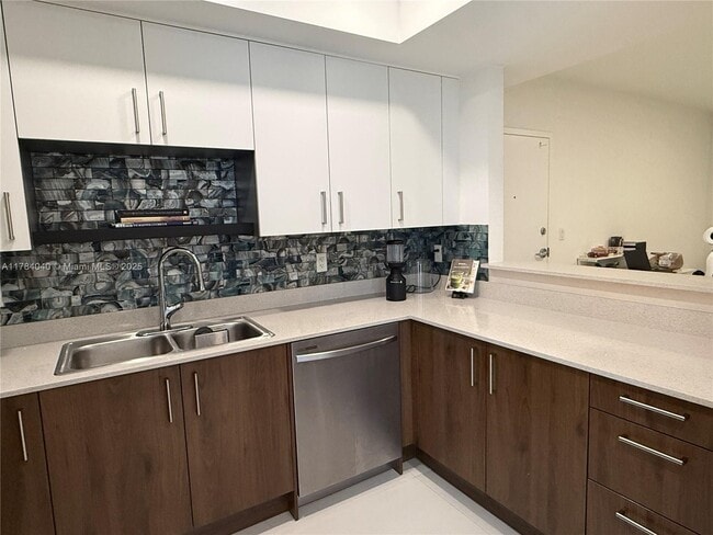 Building Photo - 10950 NW 82nd St Unit 312 Rental
