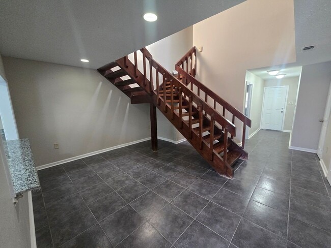 Photo - Newly Renovated 3 Bedroom 2.5 bathroom Townhouse