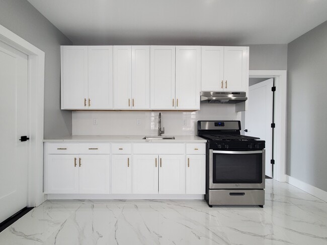 484 Kennedy Blvd 3F - 466 Kennedy Blvd Unit 3F