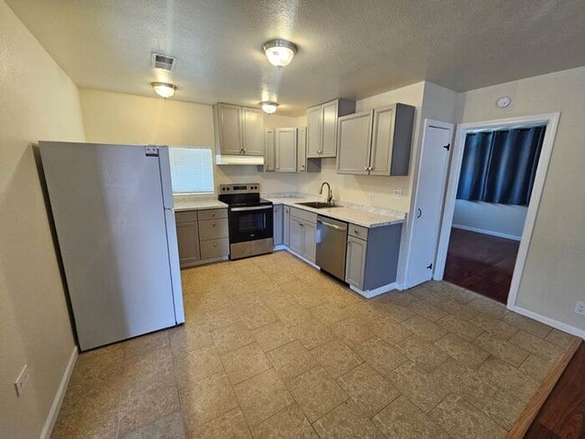 Photo - 3 bed 2 bath Duplex For Rent, Sparks NV