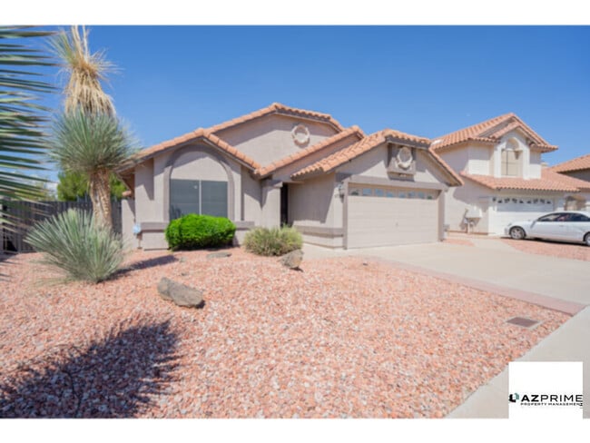 Building Photo - Beautiful 3/2 Glendale House - Spacious, S...