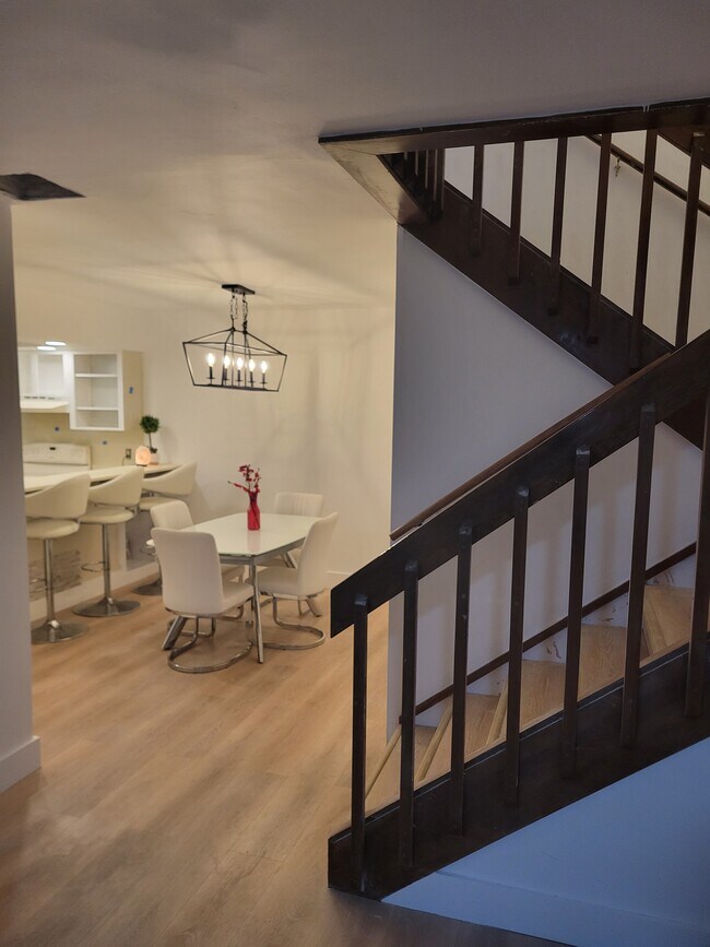 Photo - 570 N Tropic Ln