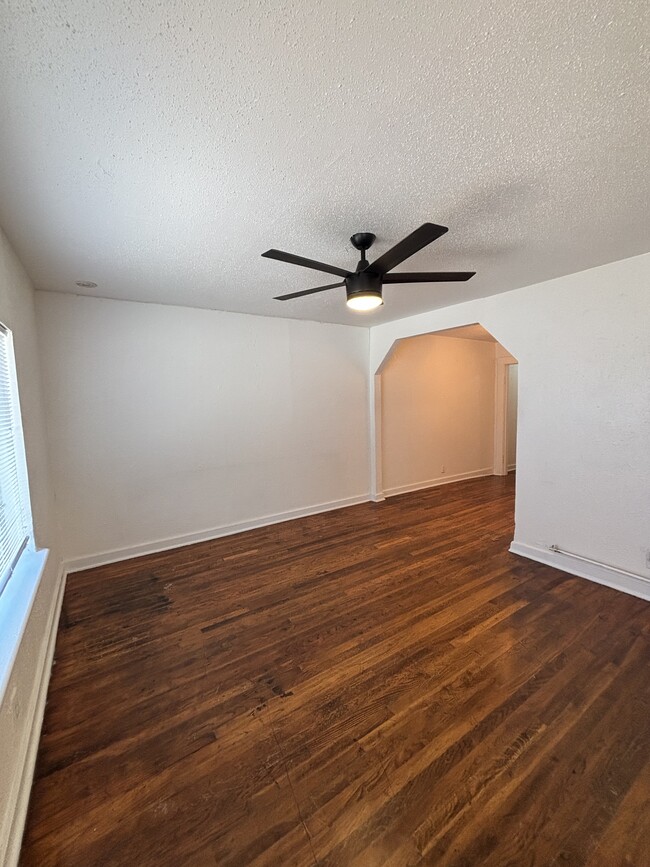 Photo - 522 E Myrtle St