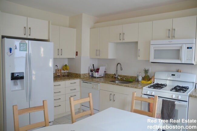 Photo - 63 Fairbanks St Unit 2