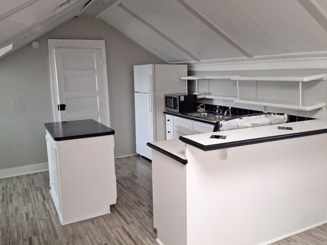 Photo - 15th Ave 2023**Raymer Unit 15th Ave 2023  C**Raymer