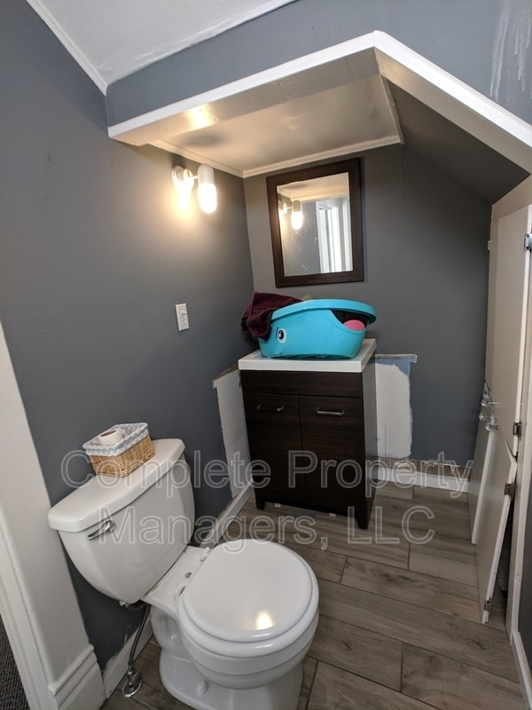 Photo - 213 E Main St