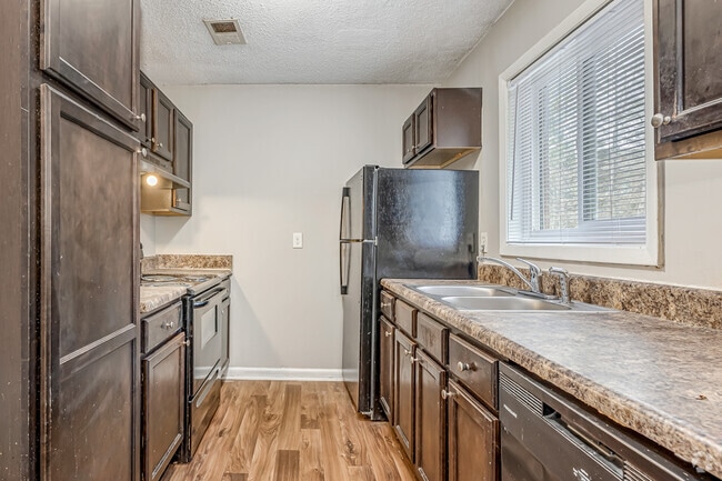 2BR, 1.5BA - 1,100SF - Kitchen