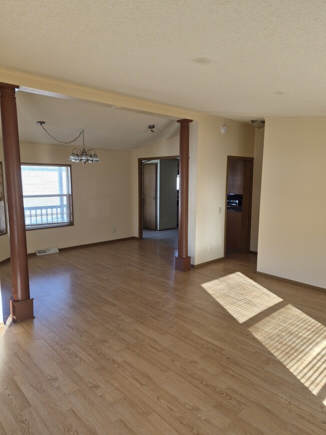 Photo - 134 Paddock Cir