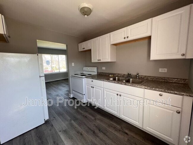 Building Photo - 2113 119th St Rental