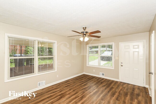 Photo - 1114 Indale Pl SW