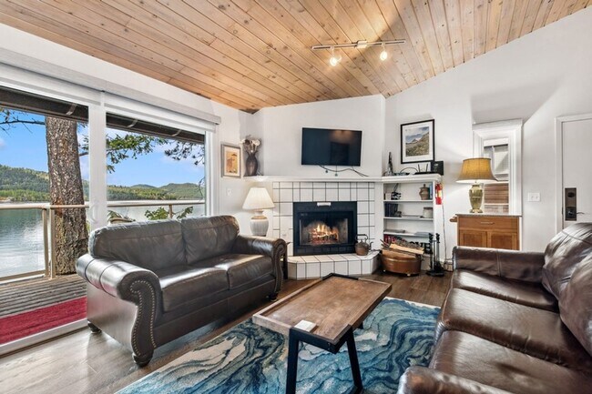 Photo - 3 Bed, 2 bath Condo on Whitefish Lake