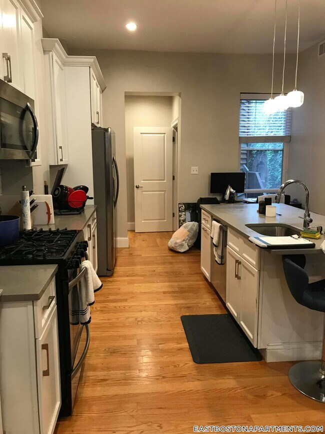 Photo - 126 London St Unit #1