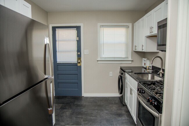 Photo - 1905 Grayland Ave Unit 1905-B