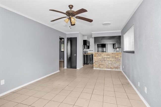 Photo - 1035 Lovett St